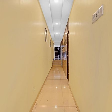 Oyo 84398 Maroshi Residency Мумбай Екстериор снимка