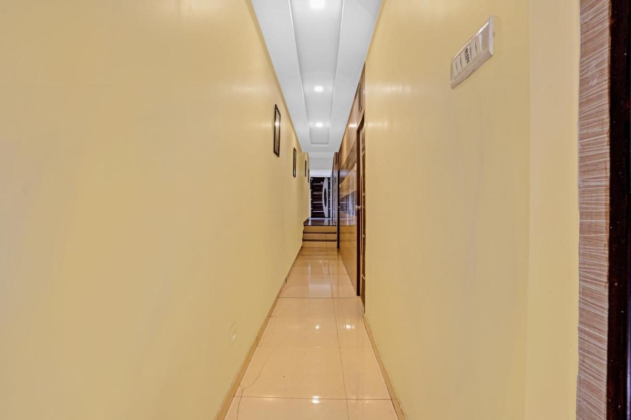 Oyo 84398 Maroshi Residency Мумбай Екстериор снимка