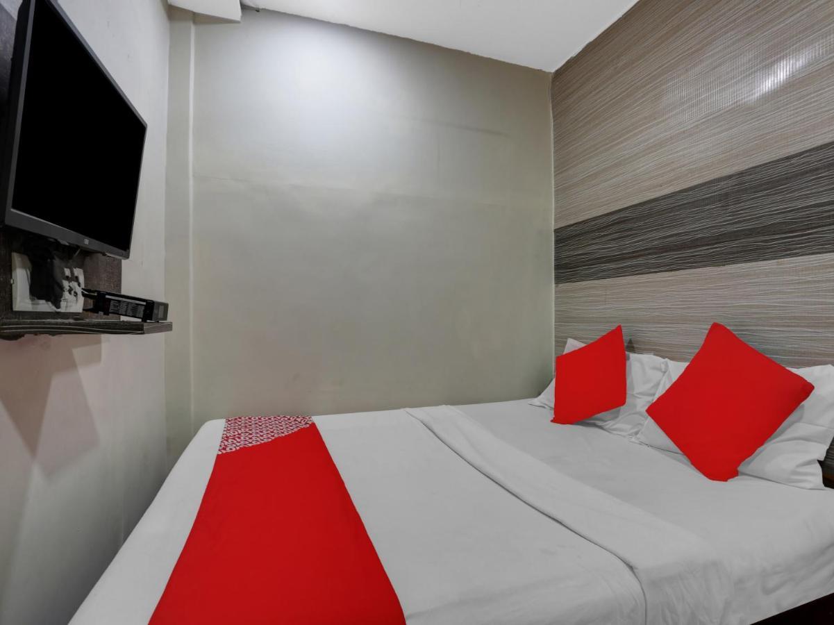 Oyo 84398 Maroshi Residency Мумбай Екстериор снимка