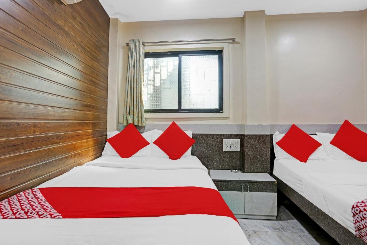 Oyo 84398 Maroshi Residency Мумбай Екстериор снимка