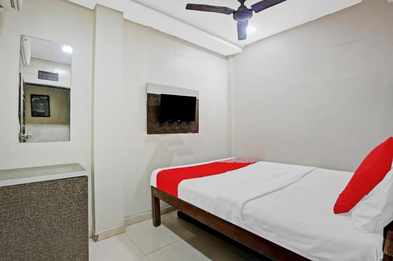 Oyo 84398 Maroshi Residency Мумбай Екстериор снимка