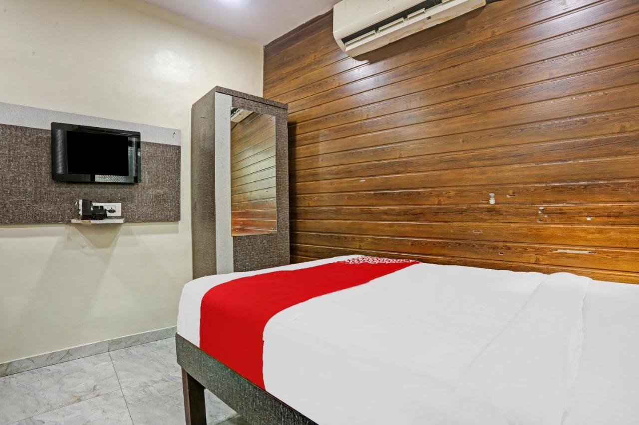 Oyo 84398 Maroshi Residency Мумбай Екстериор снимка