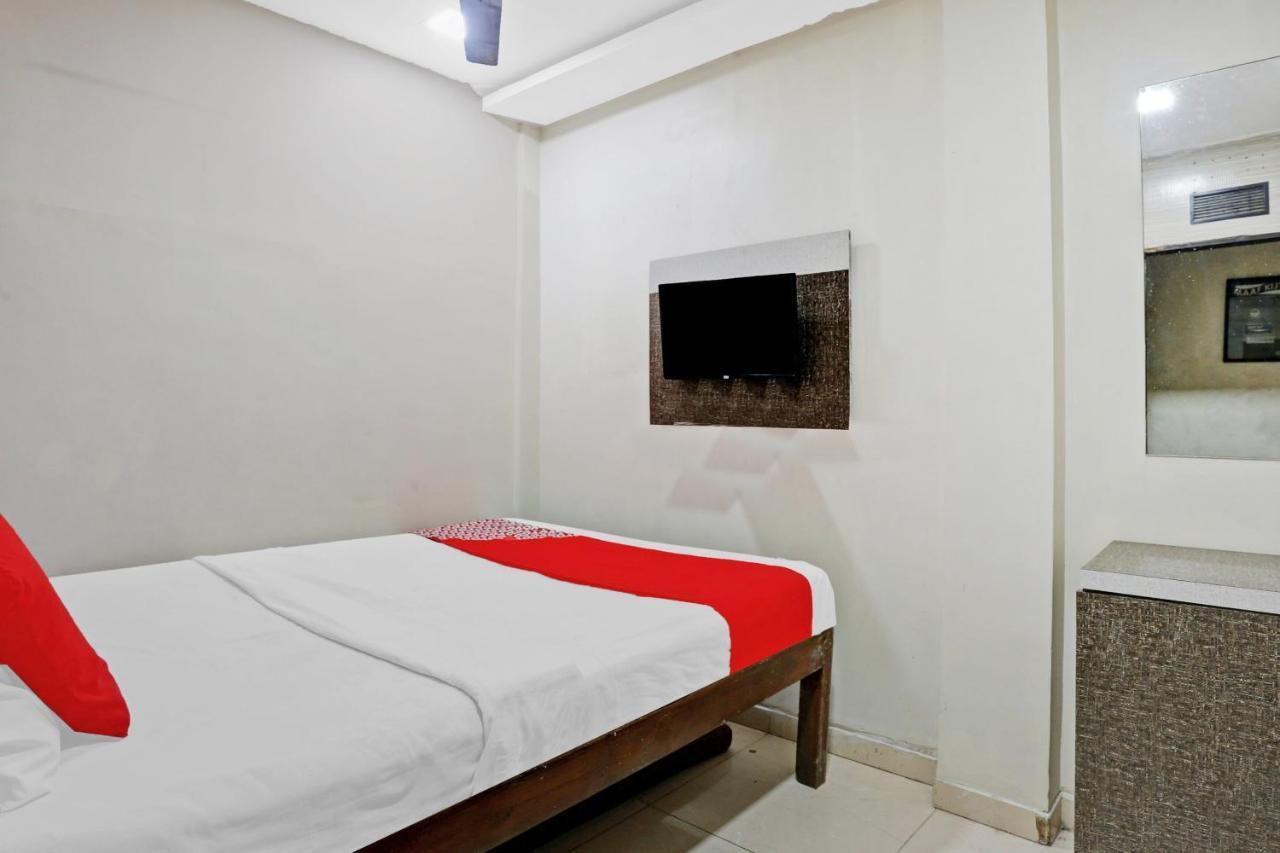 Oyo 84398 Maroshi Residency Мумбай Екстериор снимка
