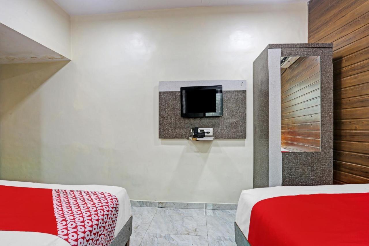 Oyo 84398 Maroshi Residency Мумбай Екстериор снимка